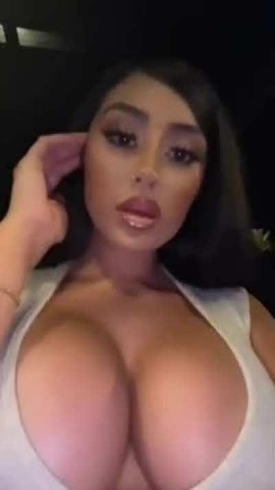 Reddit Wanna Slide My Dick Right Between Those Tits