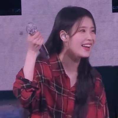 IU - Short clip (concert The Golden Hour)