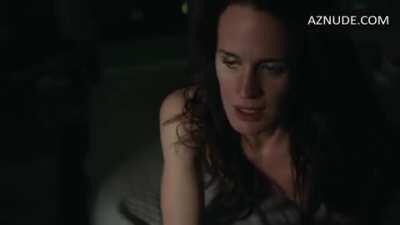 Elizabeth Reaser in Easy