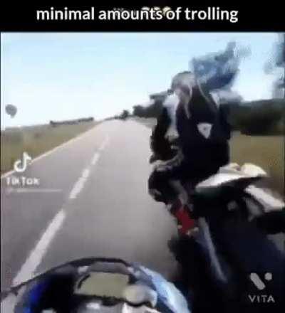 (Presumably) ride 4 footage captioned “minimal amounts of trolling”