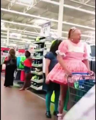 peopleofwalmart - Video #7209