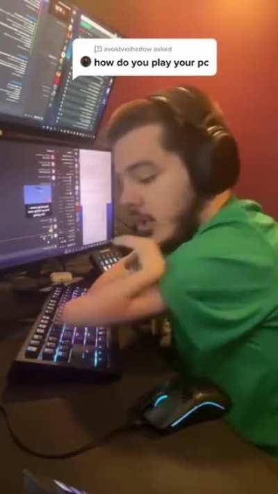 This guy even with his disability is able to enjoy gaming without any problems