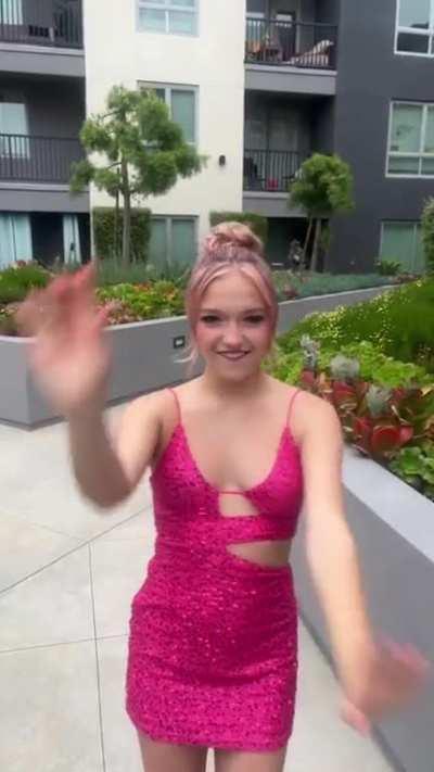 Jayden Bartels - Pink dress vid 1