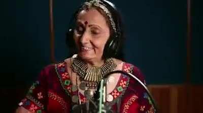 Listen to Indian Marwadi woman sing about 