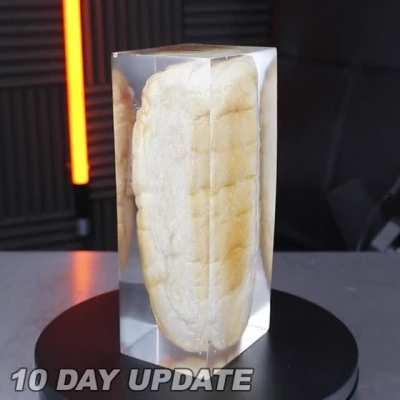 As promised here is the update of a hot dog after 10 days in epoxy resin see you in a month