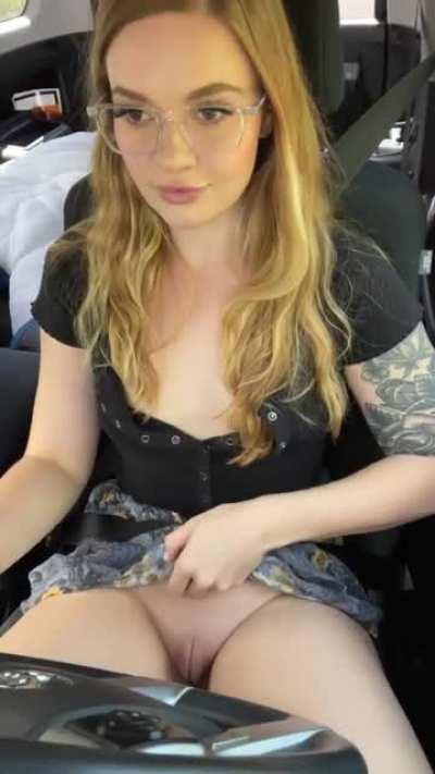 First time flashing while driving! Got so horny that I had to pull over and make myself squirt [GIF]