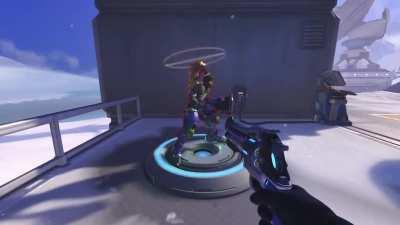 I was wondering why I've been having trouble double clicking Zarya's head after flashbanging her, turns out her stun animation is somewhat different