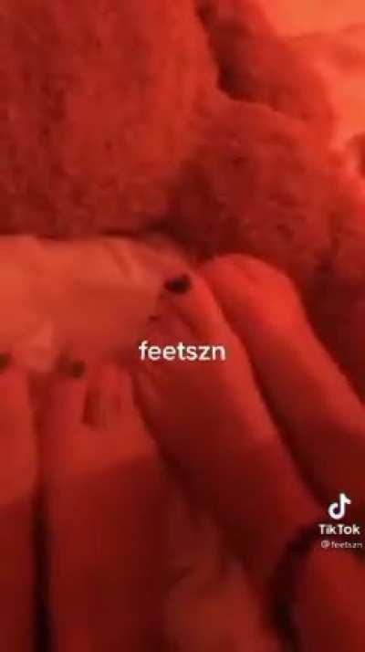 feetszn