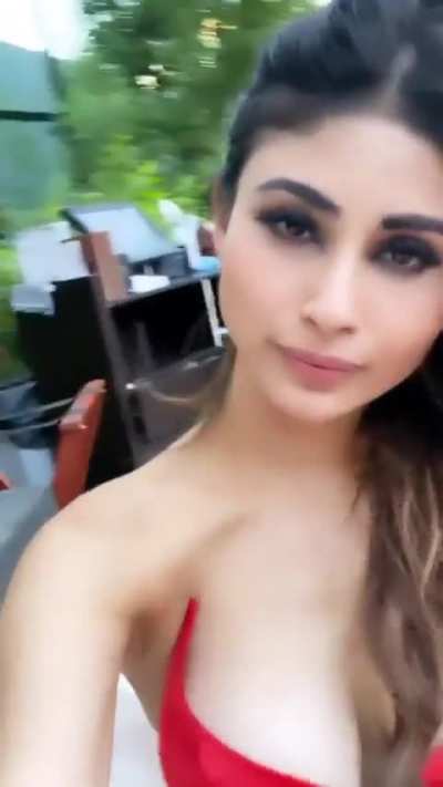 Mouni Roy 