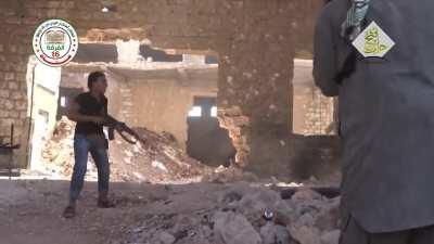 FSA fighters trade wild fire with SAA forces in the Al-Khalidiya neighborhood - Aleppo - 8/25/2015