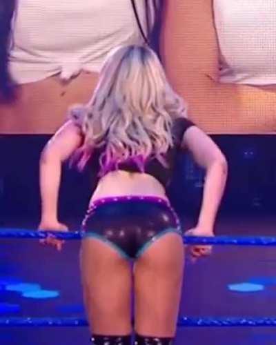 Alexa Bliss from behind