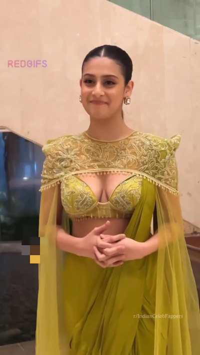 Isha malviya Tanks 💦💦💦