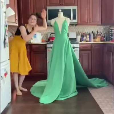 Amazing greenscreen dress