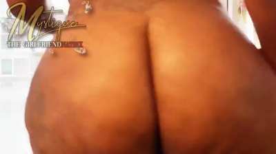 Thick Unwiped Ebony Jiggle