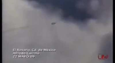 Legit UFO Footage, Multiple Eye Witnesses and Multiple Videos of it. Mexico, May 2009. Also the same UFO appeared over Fukushima. More in comments