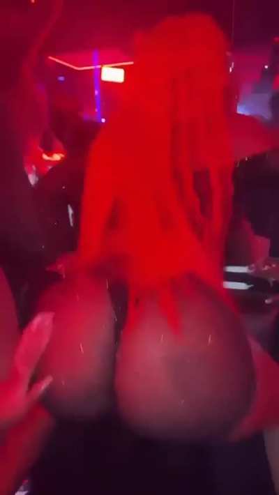 Sexyy Redd twerking