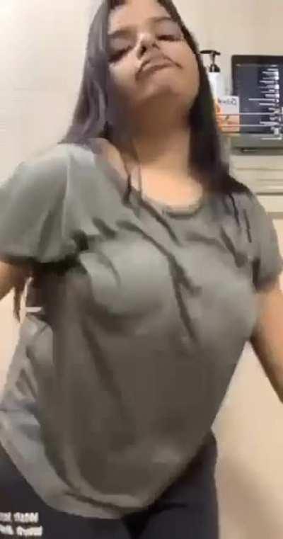 Do you know who is she? And anyone have other videos of her? 