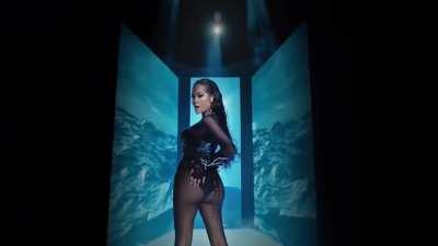 Her big ass in her new video