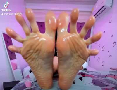 CRAZY tiktok oily long toe spreads!