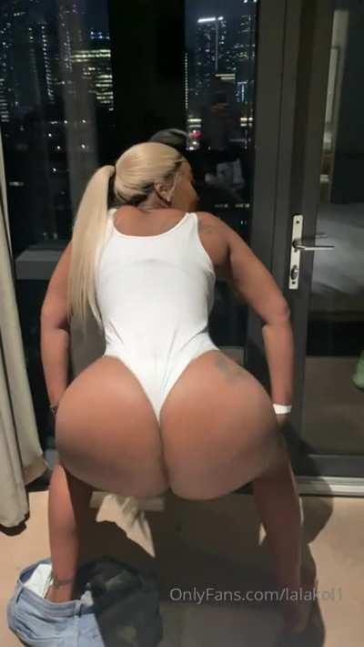 You like ass or naw? more big butts in sub