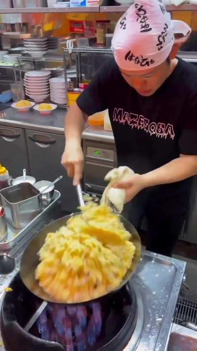 The wok skills of this chef