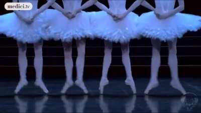 [99/98] Swan Lake's Different (2 Chainz)