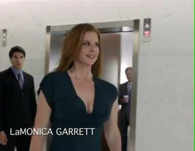 Sarah rafferty exerting her milf body