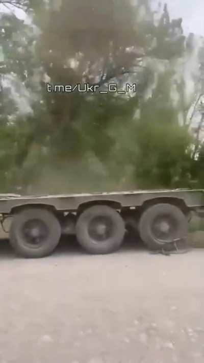 UA POV: Unsuccessful loading of UA military engineering vehicle