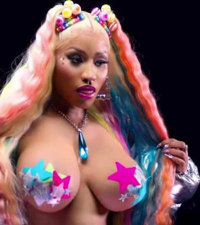 Nicki Minaj Bouncing Titties