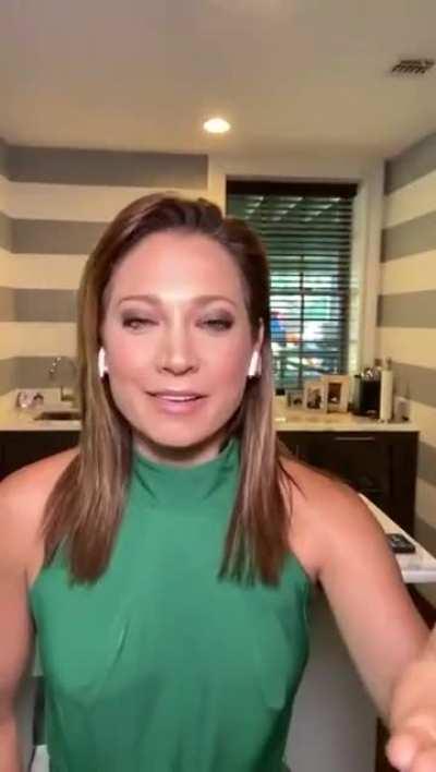 Ginger Zee (GMA) The Infamous Green Top