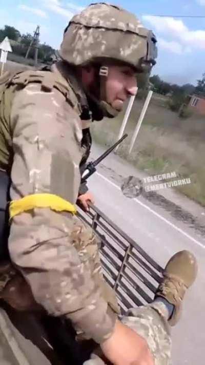 Ukrainian mechanized infantry escaping Russian shelling in Lyman