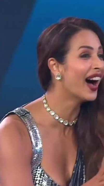 Malaika Arora Bengali Dance 😍❤️