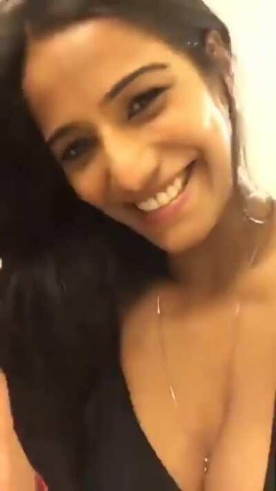 Poonam Pandey NipSlip