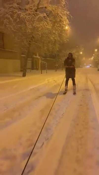 Tow-skiing in the streets of Madrid after 61 years of no snow