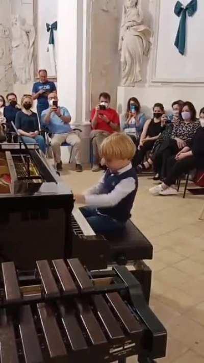 5-year-old Alberto Cartuccia Cingolani performing some Mozart.