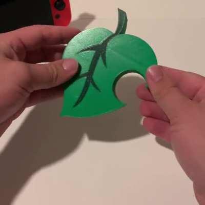 Hi everyone! 🙂 Just wanted to show you what my friends and I designed and 3D printed. Below is a video of the Animal Crossing leaf game case we made. Enjoy the video 😀