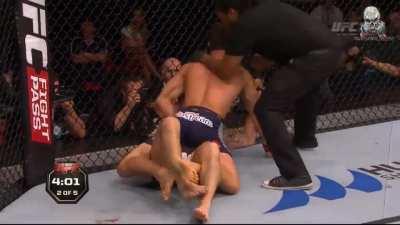 Rockhold head kick Bisping then chokes him out via one hand guillotine (people seem to forget how dominant Luke was in their first fight)