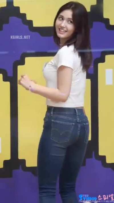 Somi 🍑