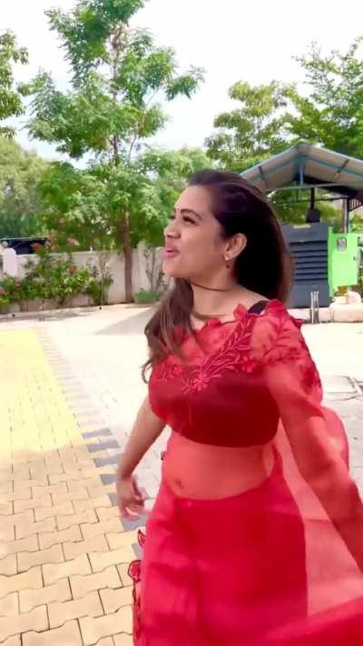 Aarthi Subash Transparent Saree Navel 🍩🔥