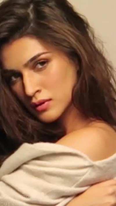 Any cuck buddies for Kriti Sanon petite bod