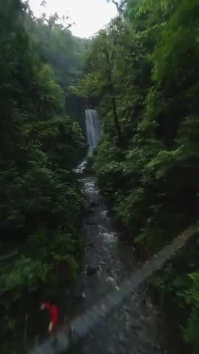 Flying in the rain and the mighty El Tigre Waterfall😍😍😍