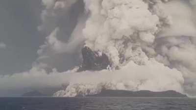 Tonga volcano eruption fills sky with black ash and lightning l.