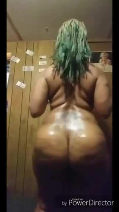 phat ass ebony with green hair oiled ass clap