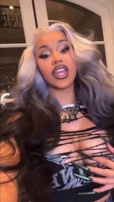 Cardi B Nipslip