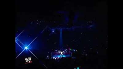 Triple H's entrance in Japan with the benefit of flash photography- RAW 2/07/05