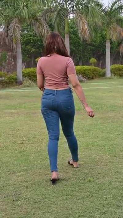 Hot ass bhabhiji