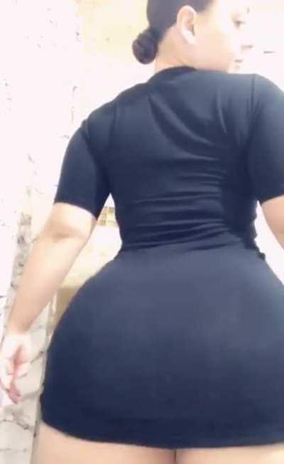 So Much Ass Under that Shirt