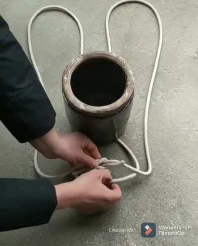 Making a pot hanger with rope