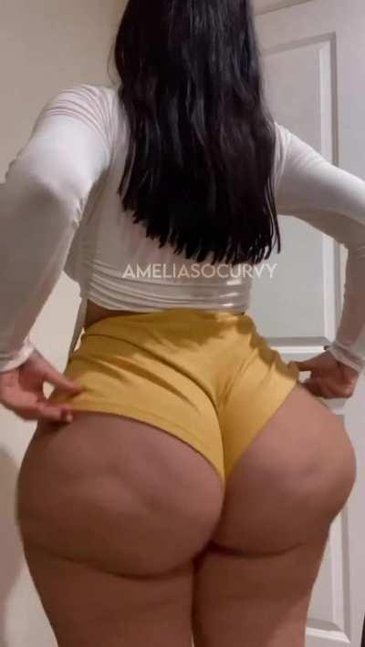 You like the way my booty jiggle in these shorts?