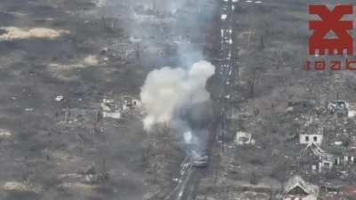 Ukrainian helicopters, tank and infantry attacking Russian positions in Stepove, north of Avdiivka. December 2023 (music from source)